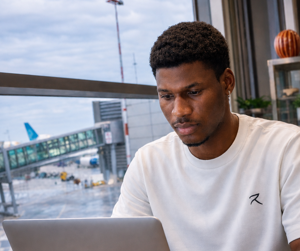 Founder of FounderSalesHub, Raymond, content and marketing strategist